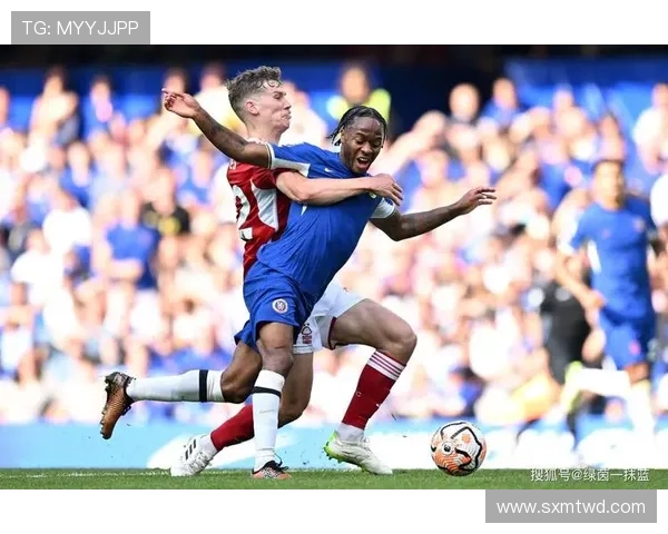 阿利松在英超冠军争夺战中的表现稳健，助力球队再次登顶巅峰