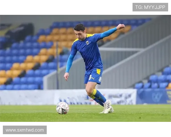 阿库尼亚速度优势显著，边路攻防表现稳健