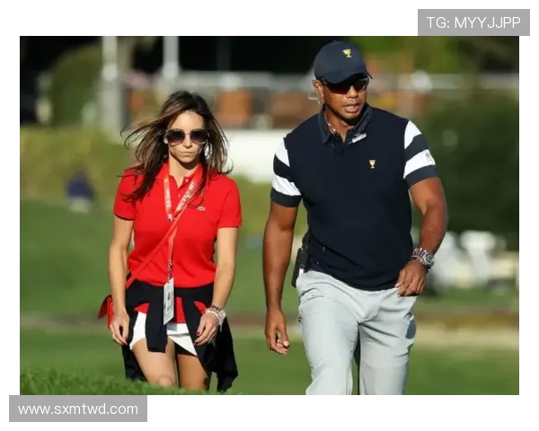 泰格伍兹这日常，豪车别墅倒一边，穿拖鞋进球场那架势真不像个亿万富翁了